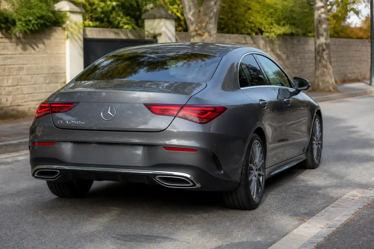 Mercedes CLA 250 e : fiche technique, prix et autonomie