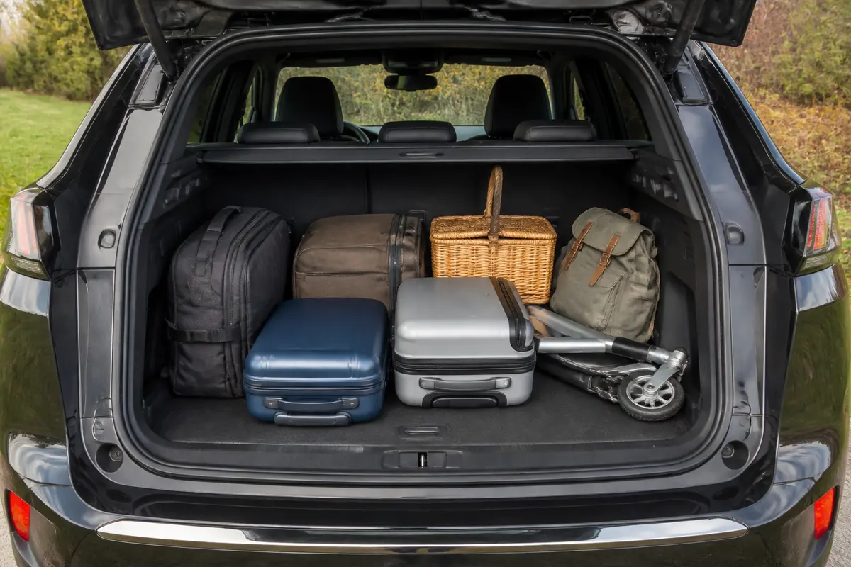 Volume du coffre Peugeot 3008 : Dimensions, capacité et modularité