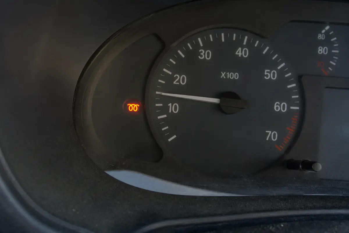 Voyant préchauffage Clio 2 : causes, solutions et pannes