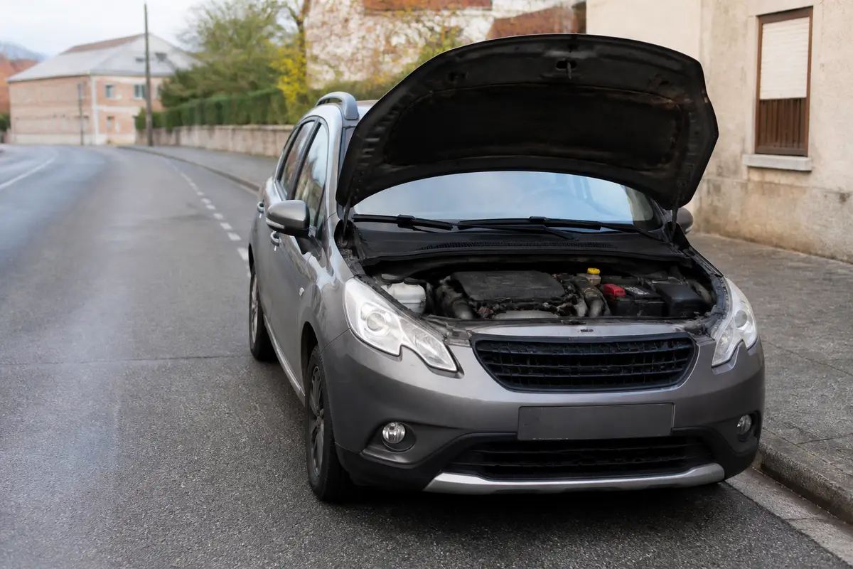 Voiture qui ne démarre plus : causes fréquentes et que faire ?